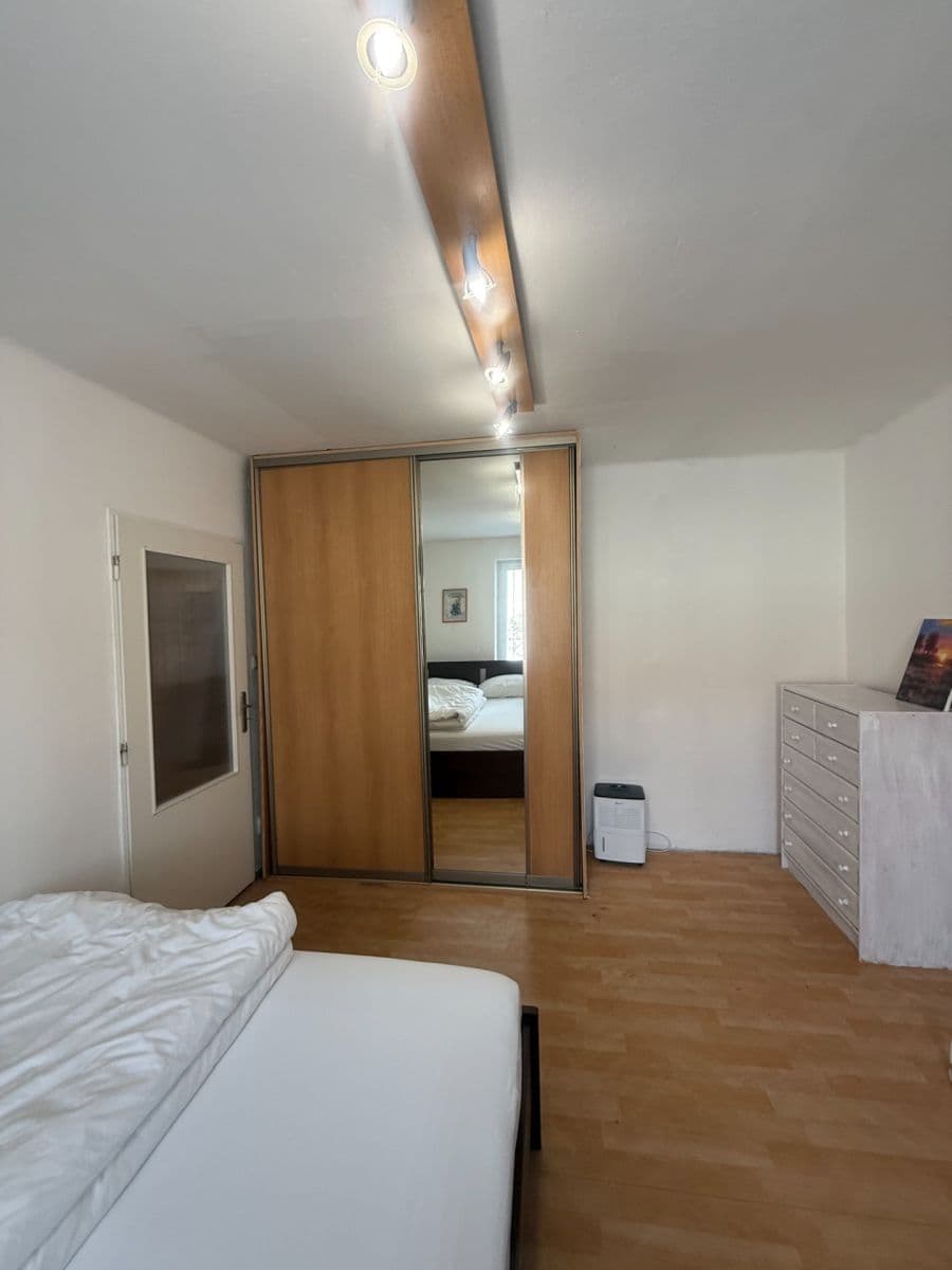 Pronájem bytu 1+1 31 m², Křivoklátská, Praha, Praha Pronájem bytu 1+1 31 m², Křivoklátská, Praha, Praha