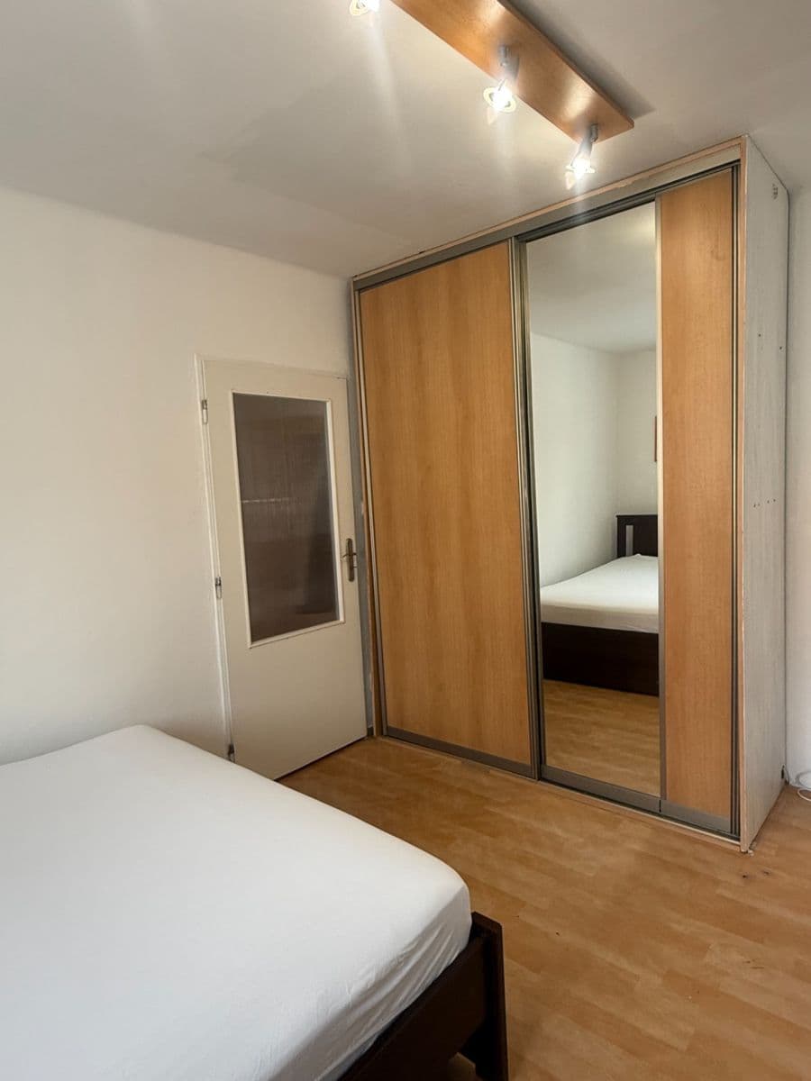 Pronájem bytu 1+1 31 m², Křivoklátská, Praha, Praha Pronájem bytu 1+1 31 m², Křivoklátská, Praha, Praha