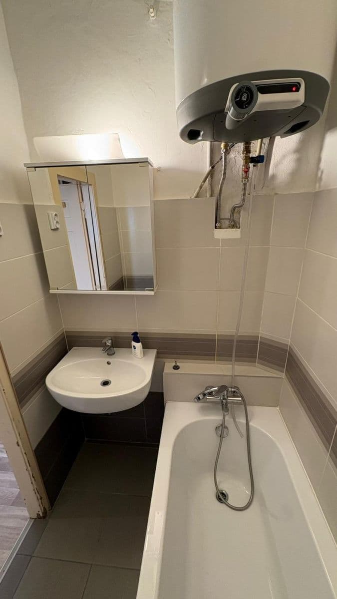 Pronájem bytu 2+1 62 m², Lucemburská, Praha, Praha Pronájem bytu 2+1 62 m², Lucemburská, Praha, Praha