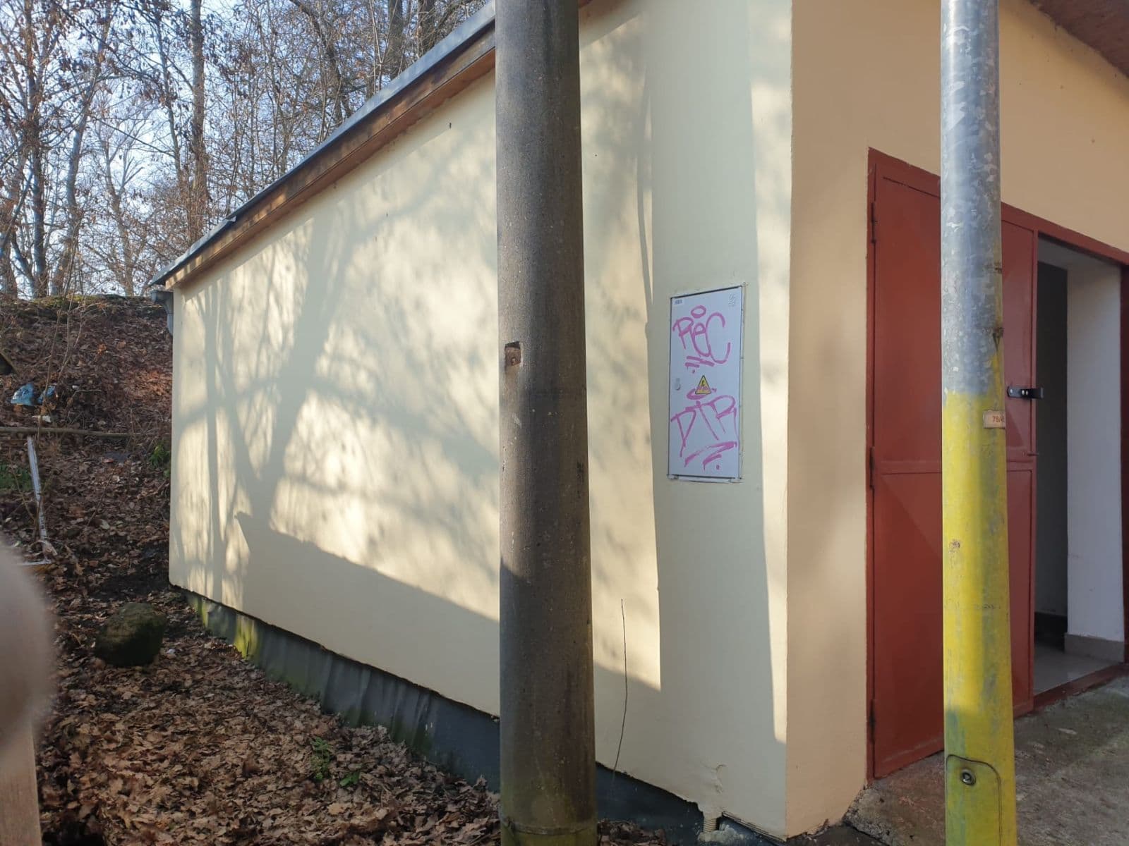 Prodej garáže 15 m², Příkopní, Karlovy Vary, Karlovarský kraj Prodej garáže 15 m², Příkopní, Karlovy Vary, Karlovarský kraj