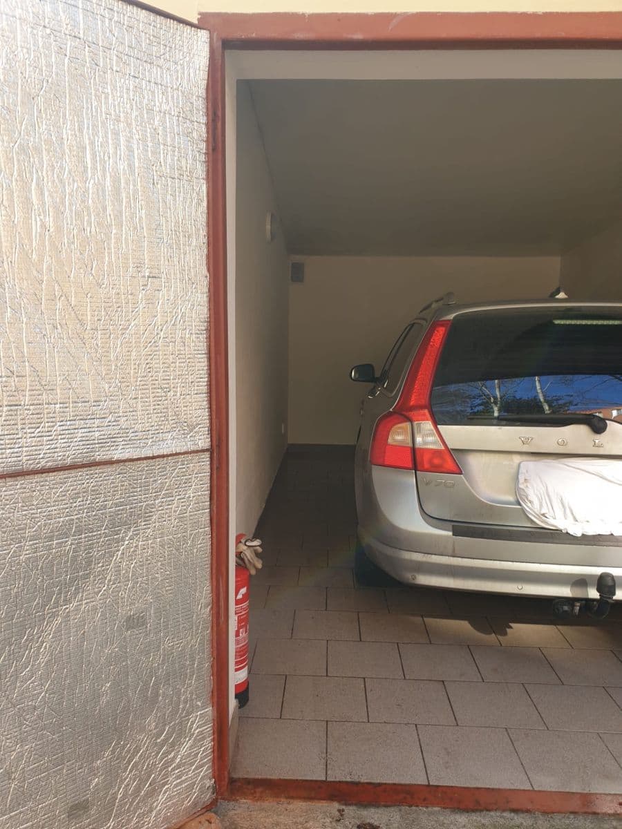 Prodej garáže 15 m², Příkopní, Karlovy Vary, Karlovarský kraj Prodej garáže 15 m², Příkopní, Karlovy Vary, Karlovarský kraj