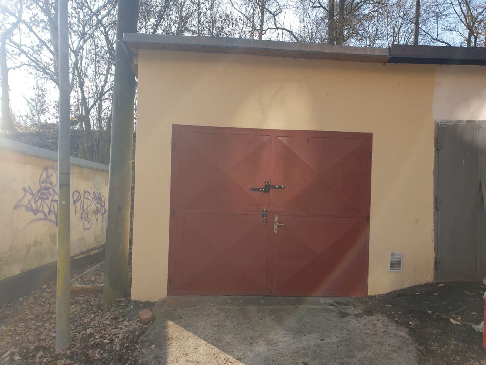 Prodej garáže 15 m², Příkopní, Karlovy Vary, Karlovarský kraj Prodej garáže 15 m², Příkopní, Karlovy Vary, Karlovarský kraj