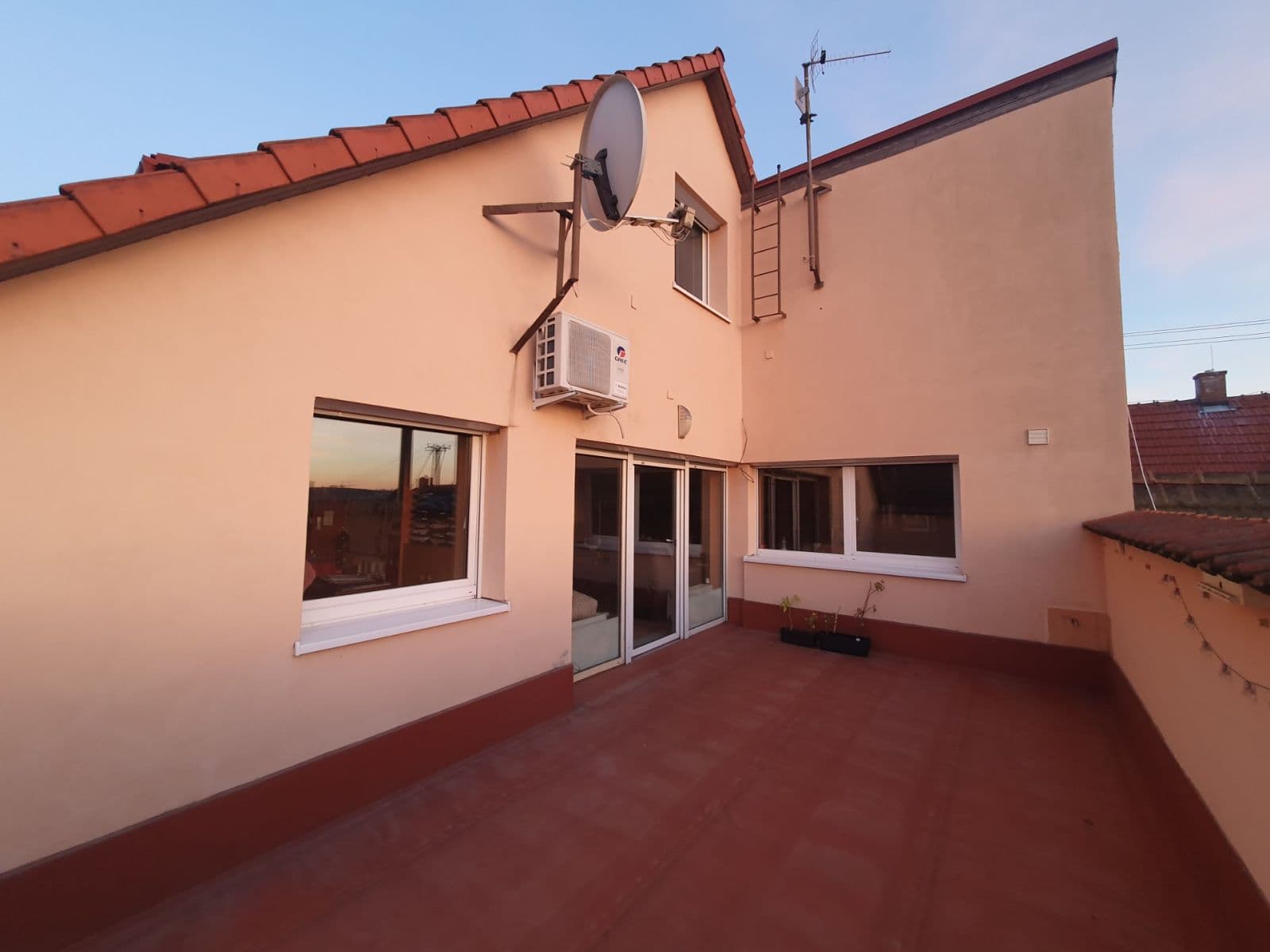 Pronájem bytu 1+kk 24 m², Kosatcová, Brno, Jihomoravský kraj Pronájem bytu 1+kk 24 m², Kosatcová, Brno, Jihomoravský kraj