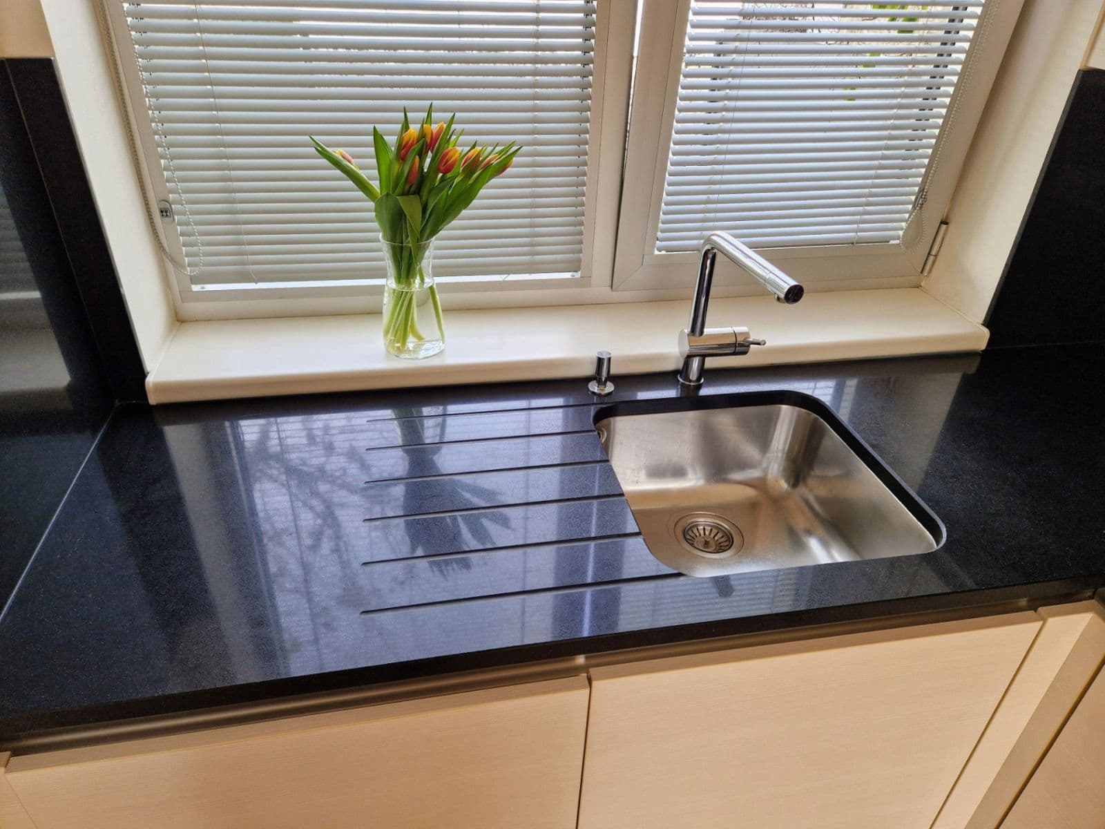 Prodej domu 125 m², pozemek 185 m², Terasy IV, Unhošť, Středočeský kraj Prodej domu 125 m², pozemek 185 m², Terasy IV, Unhošť, Středočeský kraj