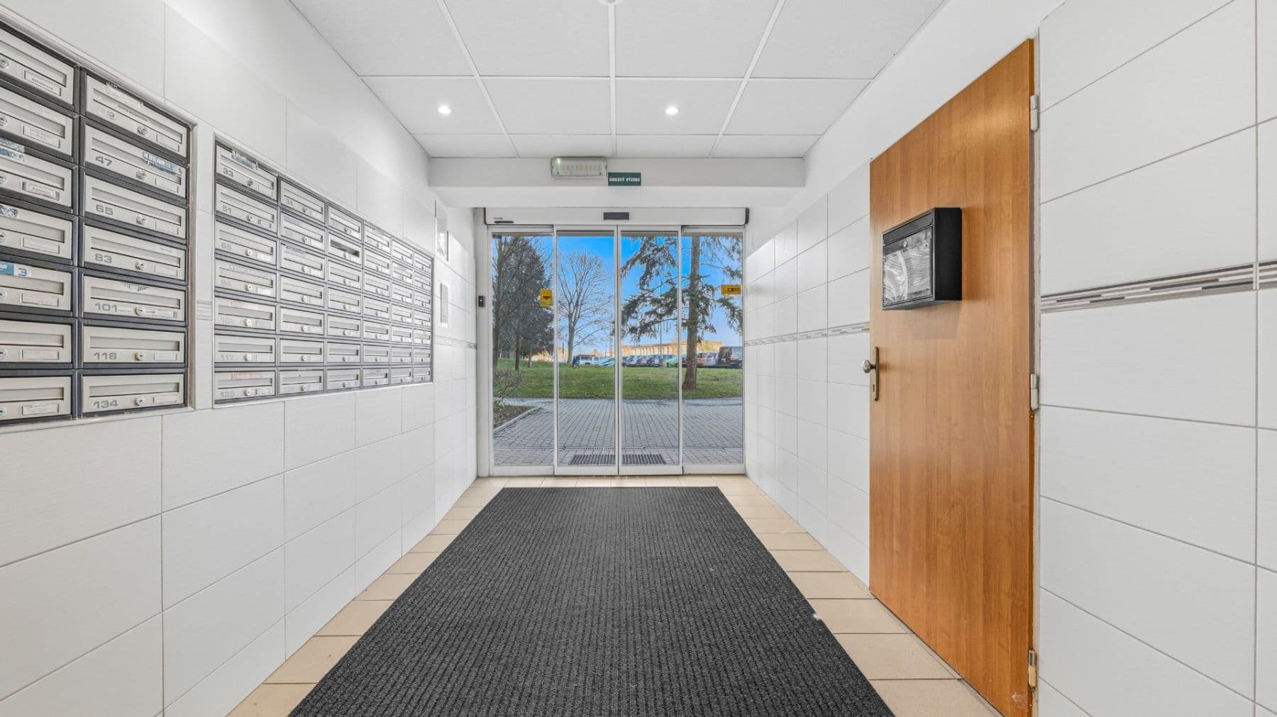 Prodej bytu 2+kk 44 m², Vlastina, Praha, Praha Prodej bytu 2+kk 44 m², Vlastina, Praha, Praha