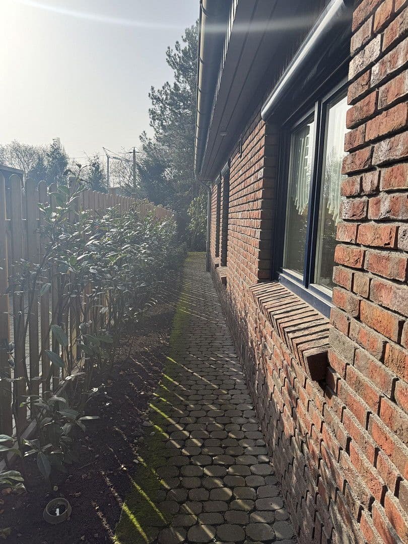 Prodej domu 180 m², pozemek 659 m², Bad Zwischenahn, Dolní Sasko Prodej domu 180 m², pozemek 659 m², Bad Zwischenahn, Dolní Sasko