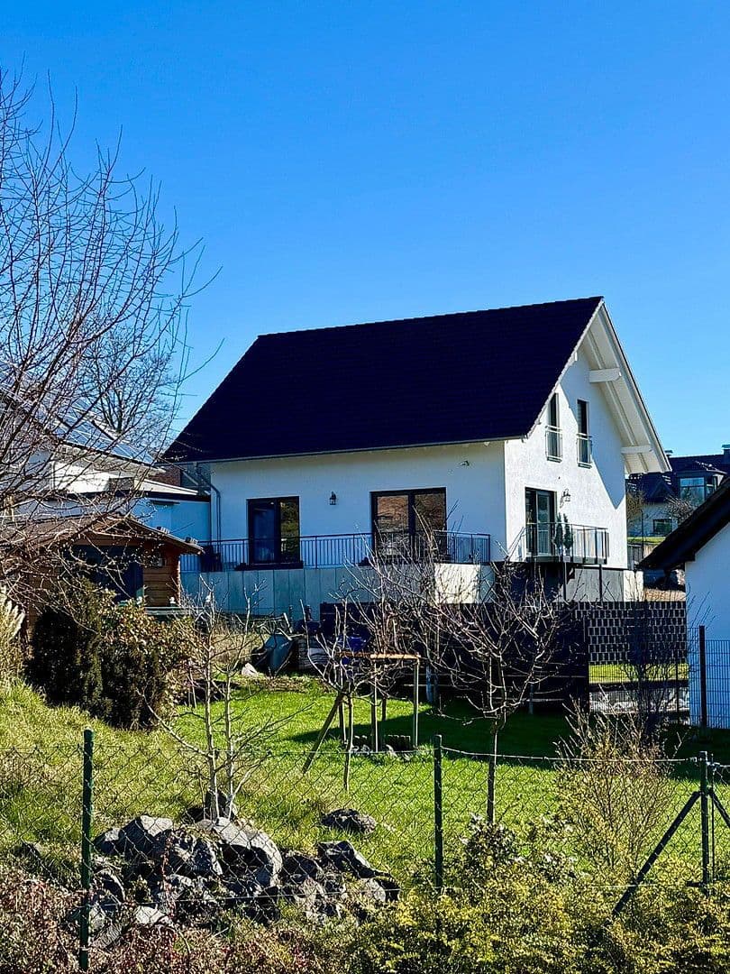 Prodej domu 144 m², pozemek 562 m², Auf Schildrig, Bad Münstereifel, Severní Porýní-Vestfálsko Prodej domu 144 m², pozemek 562 m², Auf Schildrig, Bad Münstereifel, Severní Porýní-Vestfálsko
