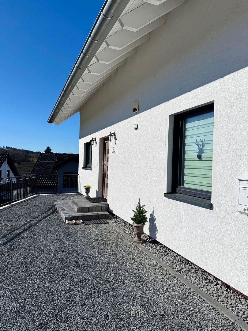 Prodej domu 144 m², pozemek 562 m², Auf Schildrig, Bad Münstereifel, Severní Porýní-Vestfálsko Prodej domu 144 m², pozemek 562 m², Auf Schildrig, Bad Münstereifel, Severní Porýní-Vestfálsko