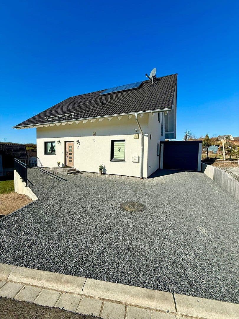 Prodej domu 144 m², pozemek 562 m², Auf Schildrig, Bad Münstereifel, Severní Porýní-Vestfálsko Prodej domu 144 m², pozemek 562 m², Auf Schildrig, Bad Münstereifel, Severní Porýní-Vestfálsko