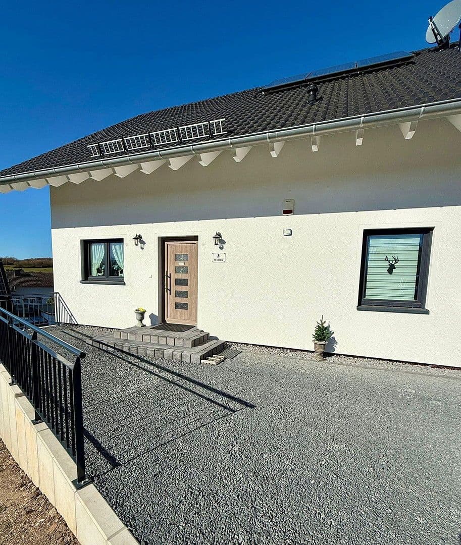 Prodej domu 144 m², pozemek 562 m², Auf Schildrig, Bad Münstereifel, Severní Porýní-Vestfálsko Prodej domu 144 m², pozemek 562 m², Auf Schildrig, Bad Münstereifel, Severní Porýní-Vestfálsko