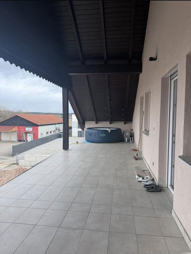 Pronájem bytu 3+1 130 m², Am Antoniweiher 4, Oberreichenbach, Bavorsko Pronájem bytu 3+1 130 m², Am Antoniweiher 4, Oberreichenbach, Bavorsko