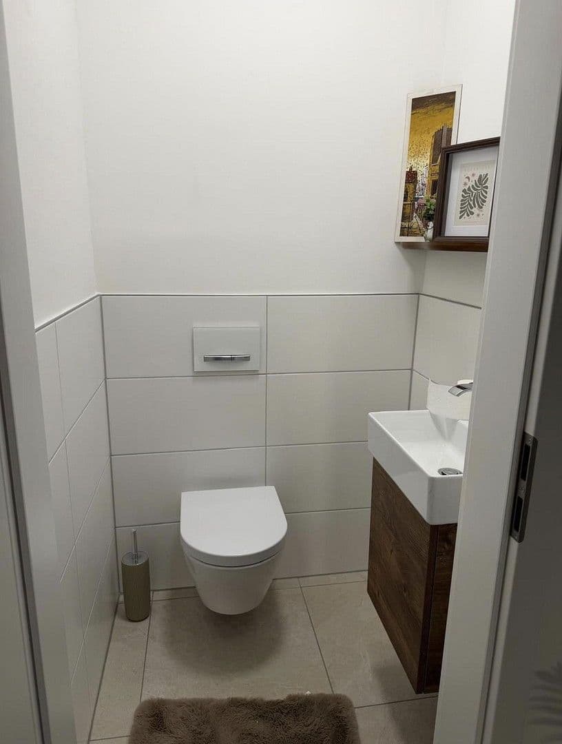 Pronájem bytu 3+1 130 m², Am Antoniweiher 4, Oberreichenbach, Bavorsko Pronájem bytu 3+1 130 m², Am Antoniweiher 4, Oberreichenbach, Bavorsko