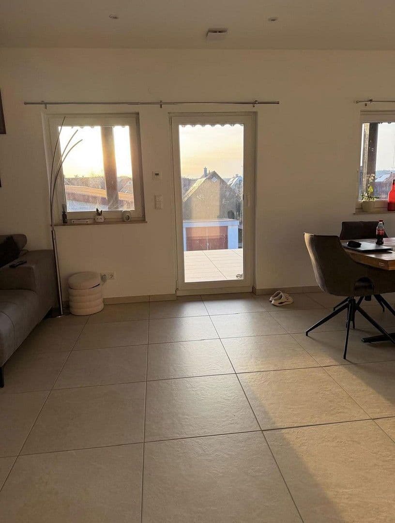 Pronájem bytu 3+1 130 m², Am Antoniweiher 4, Oberreichenbach, Bavorsko Pronájem bytu 3+1 130 m², Am Antoniweiher 4, Oberreichenbach, Bavorsko