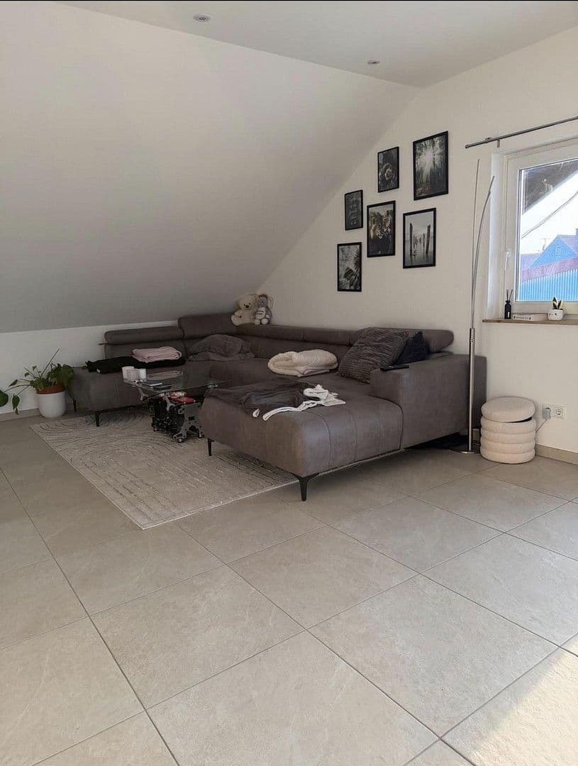 Pronájem bytu 3+1 130 m², Am Antoniweiher 4, Oberreichenbach, Bavorsko Pronájem bytu 3+1 130 m², Am Antoniweiher 4, Oberreichenbach, Bavorsko