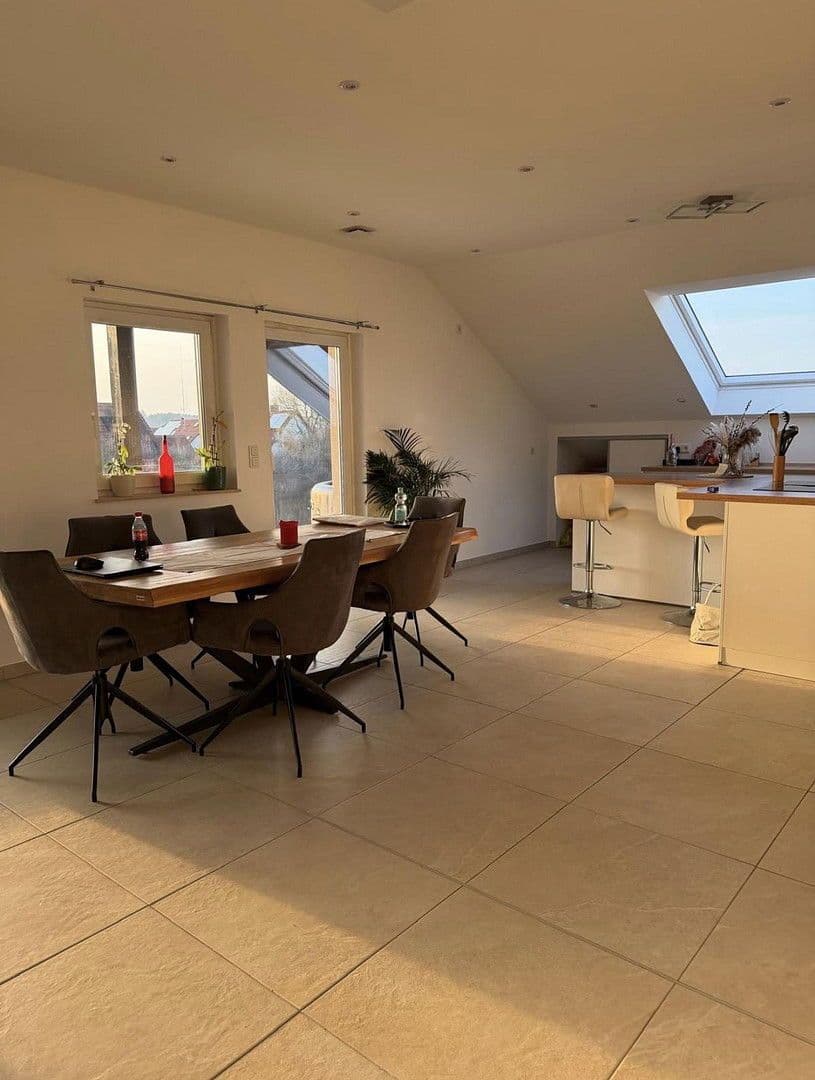 Pronájem bytu 3+1 130 m², Am Antoniweiher 4, Oberreichenbach, Bavorsko Pronájem bytu 3+1 130 m², Am Antoniweiher 4, Oberreichenbach, Bavorsko