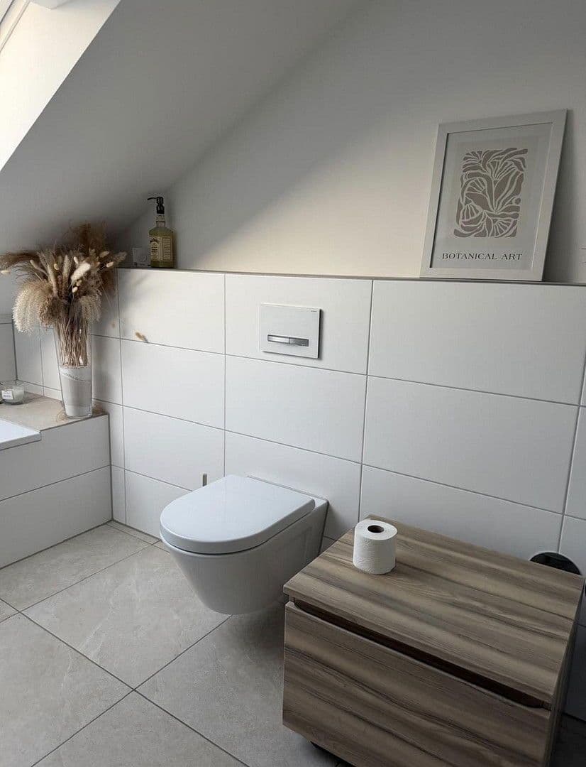 Pronájem bytu 3+1 130 m², Am Antoniweiher 4, Oberreichenbach, Bavorsko Pronájem bytu 3+1 130 m², Am Antoniweiher 4, Oberreichenbach, Bavorsko