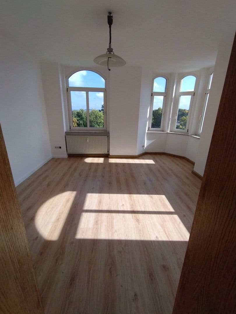 Pronájem bytu 2+1 60 m², Haselbrunner Str. 73, Plauen, Sasko Pronájem bytu 2+1 60 m², Haselbrunner Str. 73, Plauen, Sasko