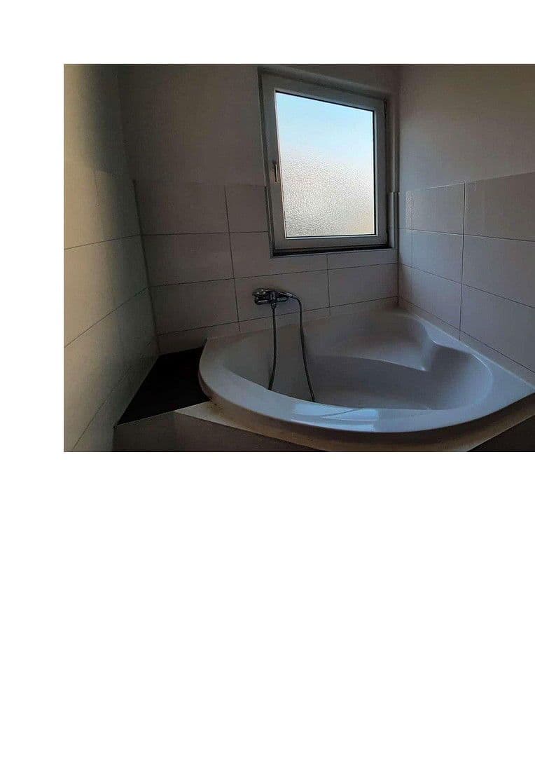 Pronájem bytu 1+1 31 m², Neumühler Str. 33, Duisburg, Severní Porýní-Vestfálsko Pronájem bytu 1+1 31 m², Neumühler Str. 33, Duisburg, Severní Porýní-Vestfálsko