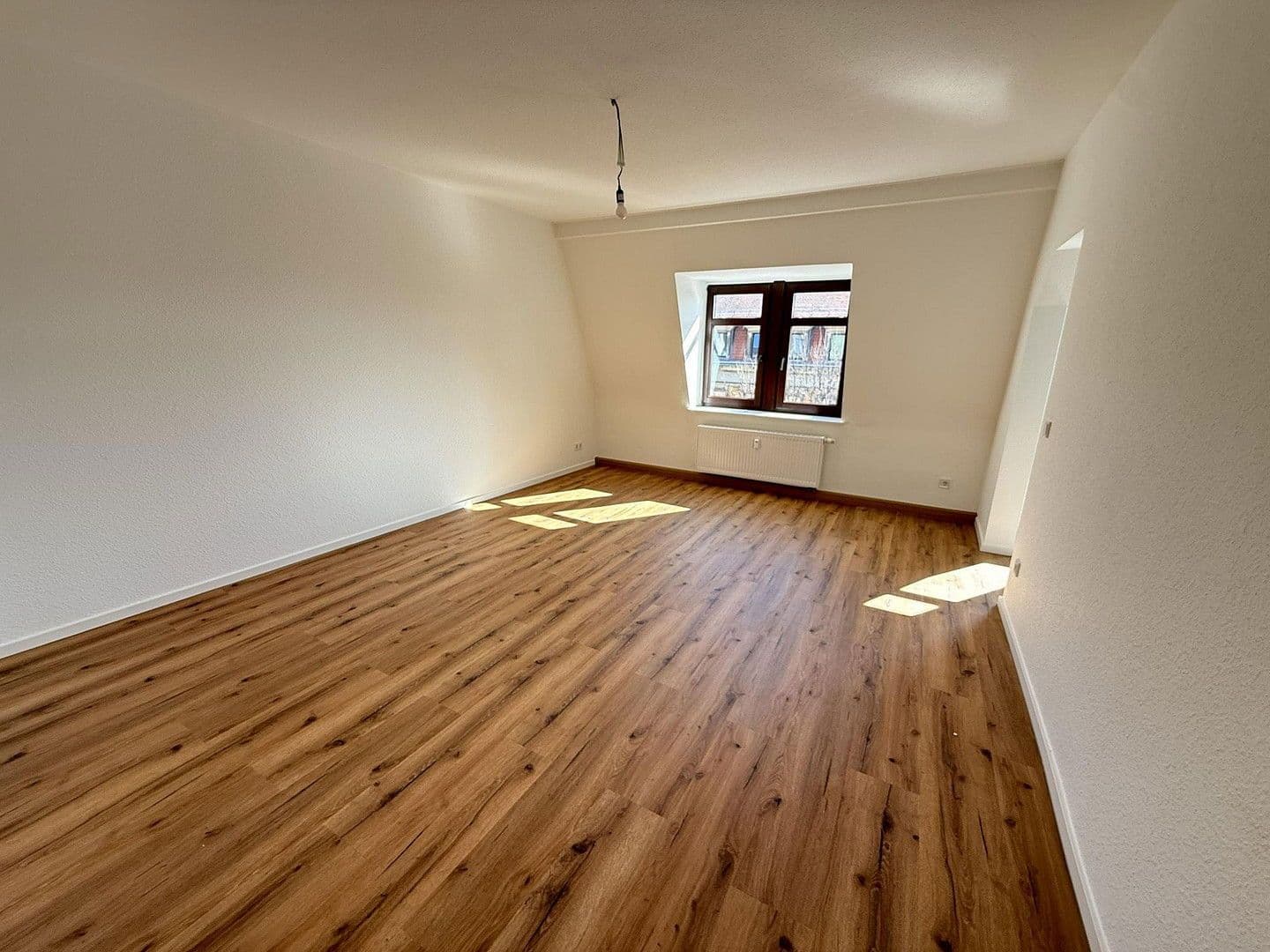 Pronájem bytu 3+1 68 m², Gambrinusstraße 16, Dresden, Sasko Pronájem bytu 3+1 68 m², Gambrinusstraße 16, Dresden, Sasko