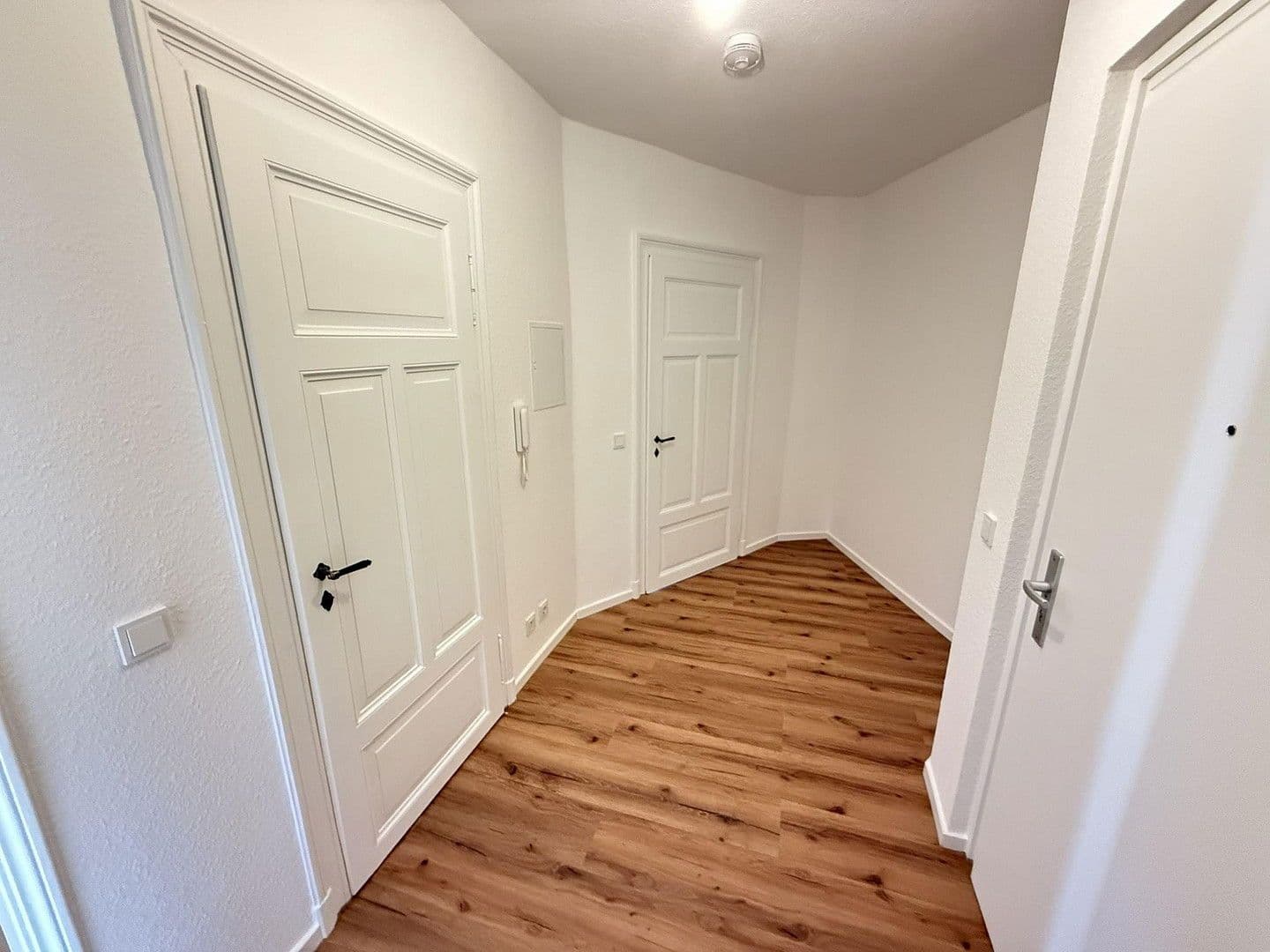 Pronájem bytu 3+1 68 m², Gambrinusstraße 16, Dresden, Sasko Pronájem bytu 3+1 68 m², Gambrinusstraße 16, Dresden, Sasko