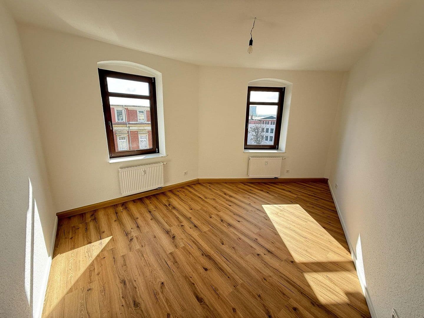 Pronájem bytu 3+1 68 m², Gambrinusstraße 16, Dresden, Sasko Pronájem bytu 3+1 68 m², Gambrinusstraße 16, Dresden, Sasko