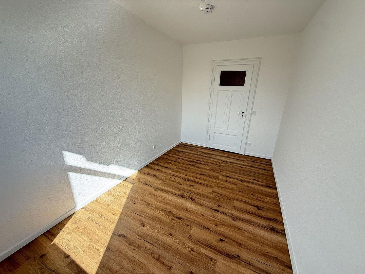 Pronájem bytu 3+1 68 m², Gambrinusstraße 16, Dresden, Sasko Pronájem bytu 3+1 68 m², Gambrinusstraße 16, Dresden, Sasko