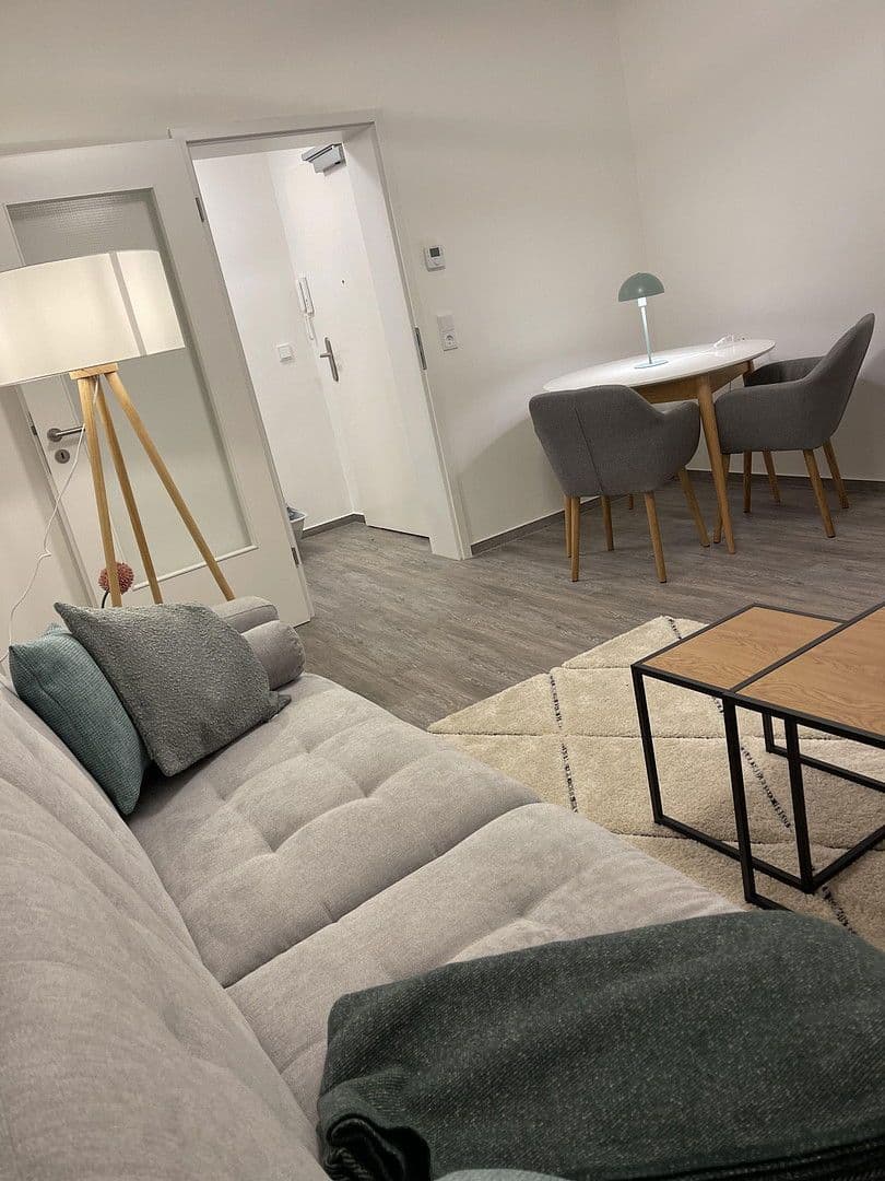 Pronájem bytu 2+1 54 m², Rauenthaler Straße 11A, Wiesbaden, Hessen Pronájem bytu 2+1 54 m², Rauenthaler Straße 11A, Wiesbaden, Hessen