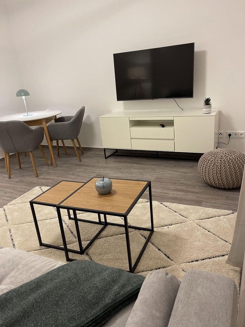 Pronájem bytu 2+1 54 m², Rauenthaler Straße 11A, Wiesbaden, Hessen Pronájem bytu 2+1 54 m², Rauenthaler Straße 11A, Wiesbaden, Hessen