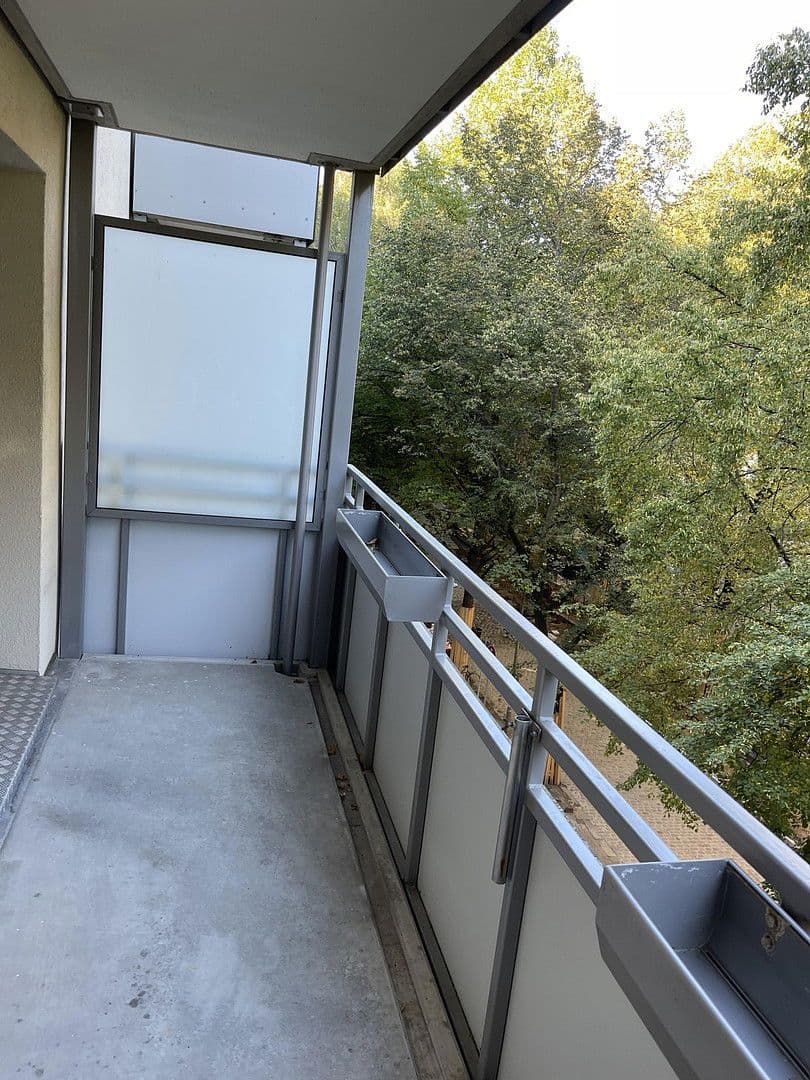 Pronájem bytu 2+1 54 m², Rauenthaler Straße 11A, Wiesbaden, Hessen Pronájem bytu 2+1 54 m², Rauenthaler Straße 11A, Wiesbaden, Hessen