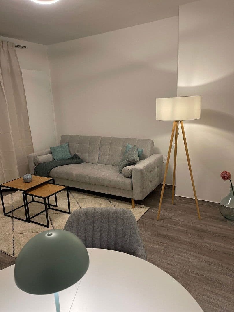 Pronájem bytu 2+1 54 m², Rauenthaler Straße 11A, Wiesbaden, Hessen Pronájem bytu 2+1 54 m², Rauenthaler Straße 11A, Wiesbaden, Hessen