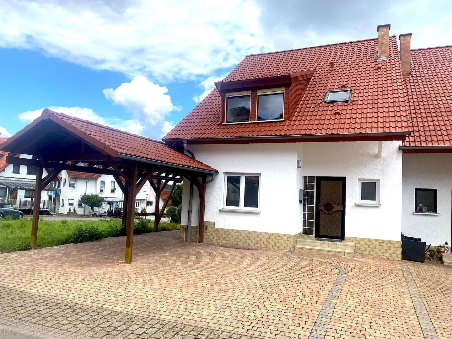 Pronájem domu 170 m², pozemek 280 m², Neidenstein, Bádensko-Württembersko Pronájem domu 170 m², pozemek 280 m², Neidenstein, Bádensko-Württembersko