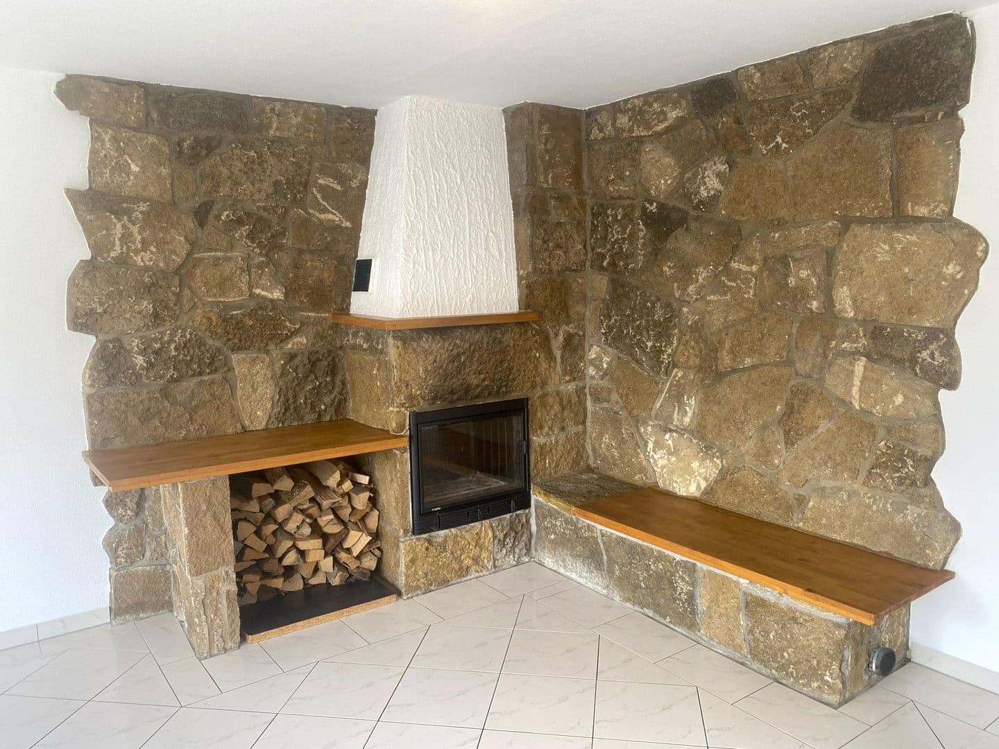 Pronájem domu 170 m², pozemek 280 m², Neidenstein, Bádensko-Württembersko Pronájem domu 170 m², pozemek 280 m², Neidenstein, Bádensko-Württembersko