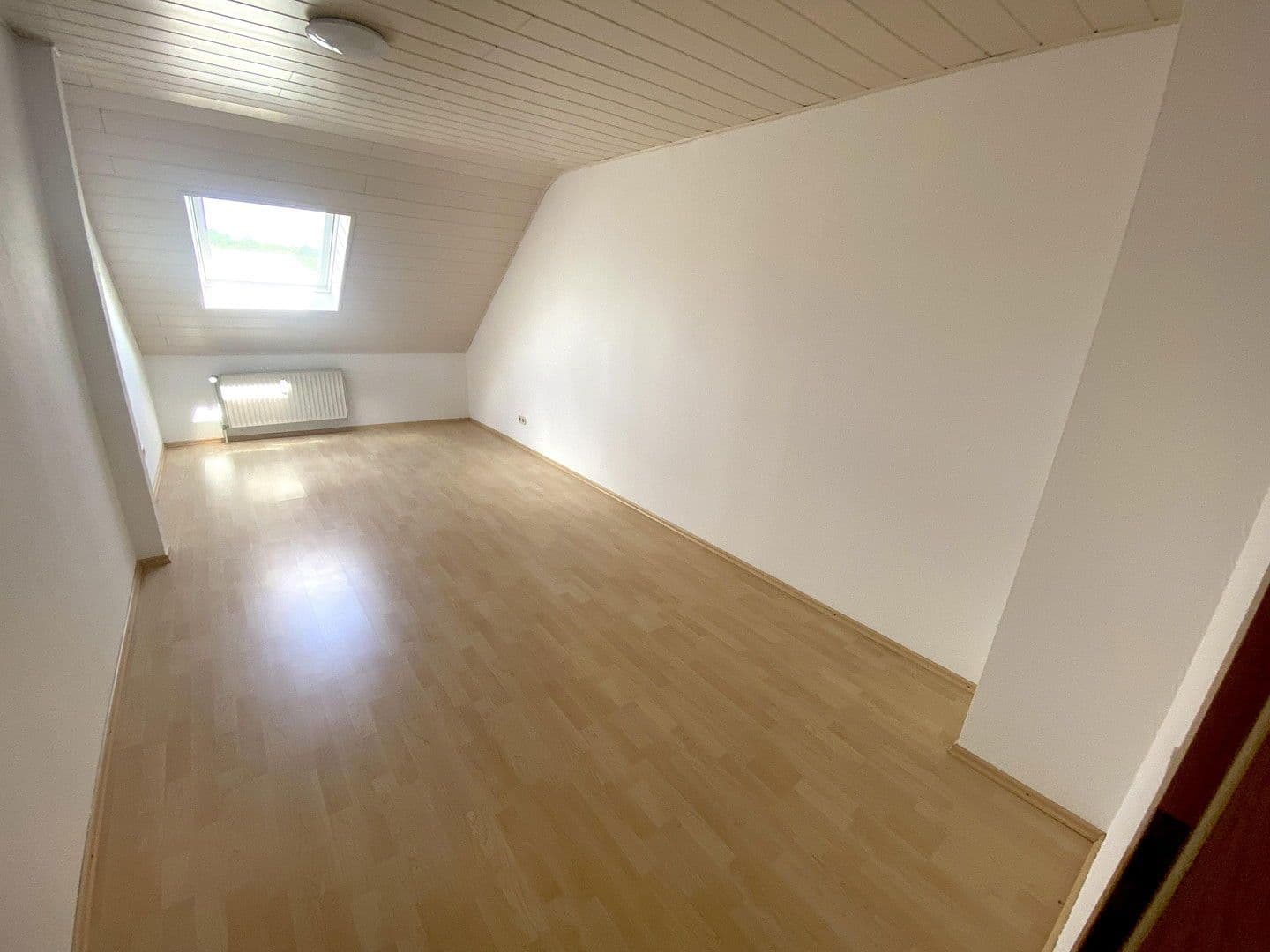 Pronájem domu 170 m², pozemek 280 m², Neidenstein, Bádensko-Württembersko Pronájem domu 170 m², pozemek 280 m², Neidenstein, Bádensko-Württembersko