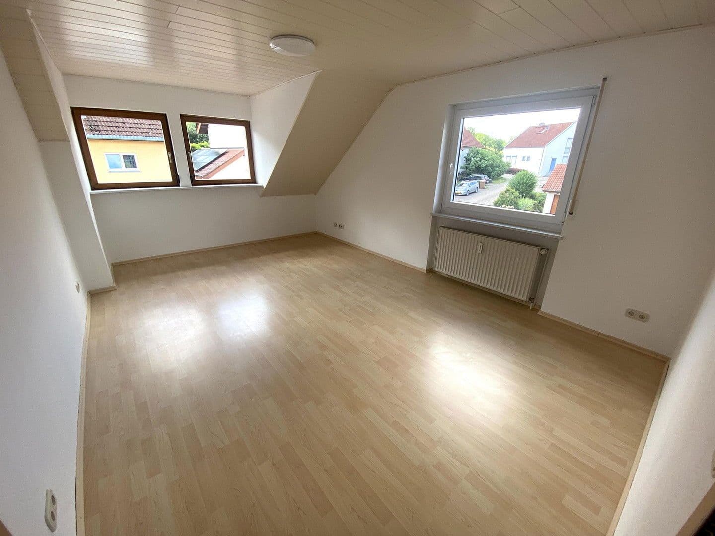 Pronájem domu 170 m², pozemek 280 m², Neidenstein, Bádensko-Württembersko Pronájem domu 170 m², pozemek 280 m², Neidenstein, Bádensko-Württembersko