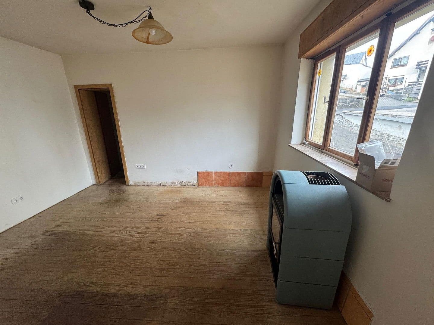 Prodej domu 95 m², pozemek 273 m², Rheinstr. 4, Hartenfels, Porýní-Falc Prodej domu 95 m², pozemek 273 m², Rheinstr. 4, Hartenfels, Porýní-Falc