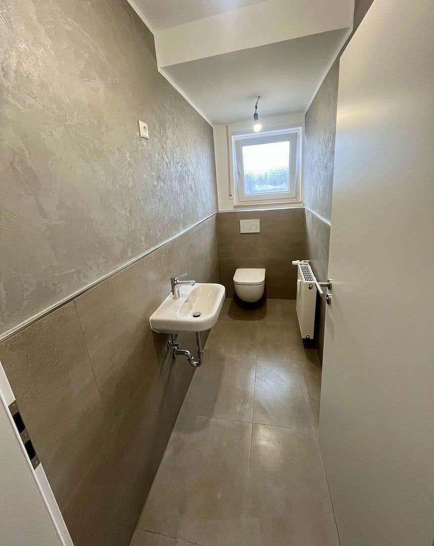 Pronájem domu 107 m², pozemek 578 m², Pariser Straße 163, Kaiserslautern, Porýní-Falc Pronájem domu 107 m², pozemek 578 m², Pariser Straße 163, Kaiserslautern, Porýní-Falc