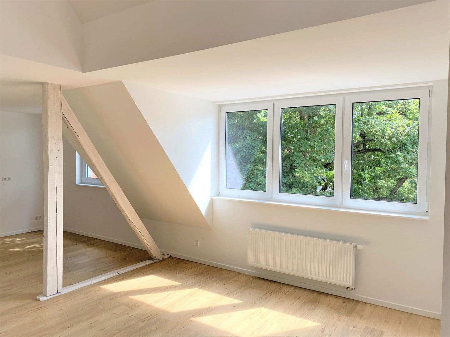 Pronájem bytu 2+kk 91 m², Hindenburgstr. 30, Langenhagen, Dolní Sasko Pronájem bytu 2+kk 91 m², Hindenburgstr. 30, Langenhagen, Dolní Sasko