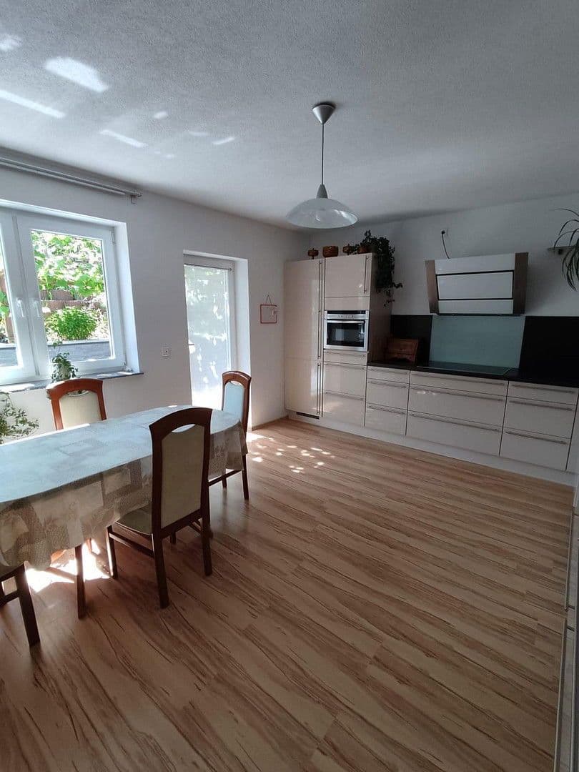 Prodej bytu 5+1 206 m², Höhefeldstr. 11/1, Eberbach, Bádensko-Württembersko Prodej bytu 5+1 206 m², Höhefeldstr. 11/1, Eberbach, Bádensko-Württembersko