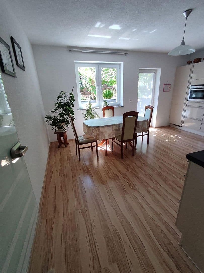 Prodej bytu 5+1 206 m², Höhefeldstr. 11/1, Eberbach, Bádensko-Württembersko Prodej bytu 5+1 206 m², Höhefeldstr. 11/1, Eberbach, Bádensko-Württembersko