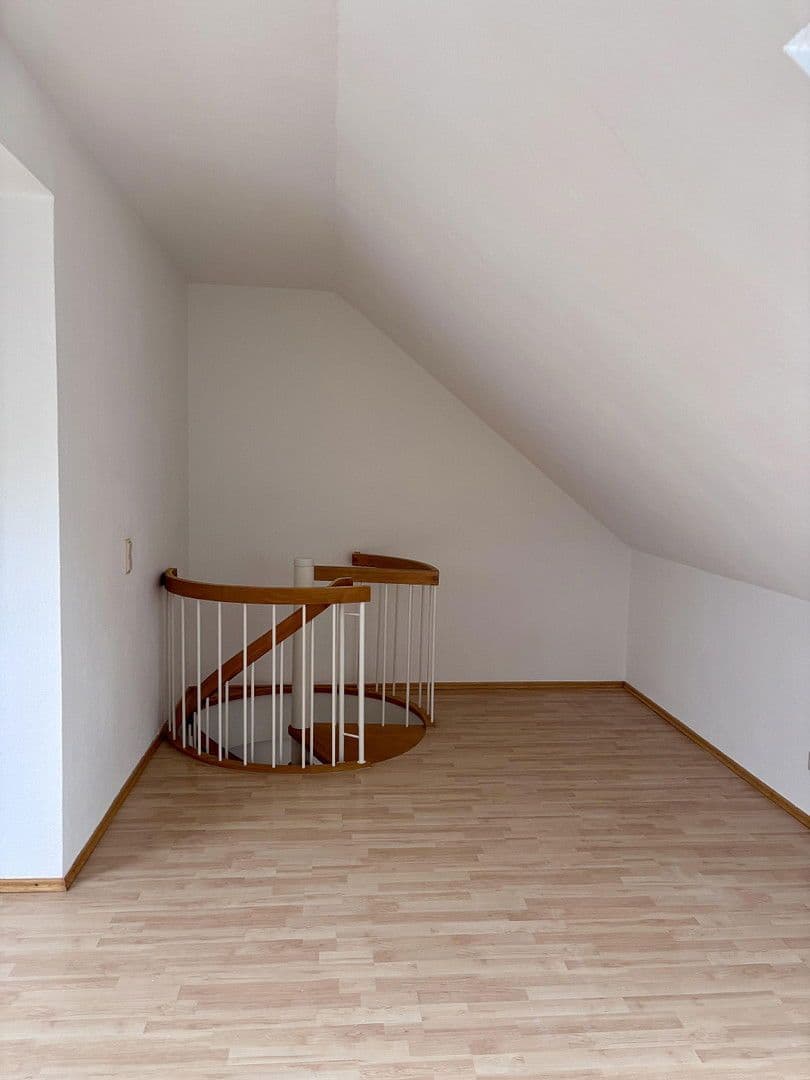 Pronájem bytu 3+1 82 m², Bahnhofstr. 22d, Usingen, Hessen Pronájem bytu 3+1 82 m², Bahnhofstr. 22d, Usingen, Hessen