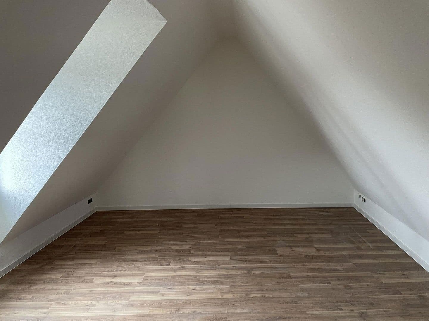 Prodej bytu 3+1 108 m², Rosmarinstraße 45, Oschatz, Sasko Prodej bytu 3+1 108 m², Rosmarinstraße 45, Oschatz, Sasko