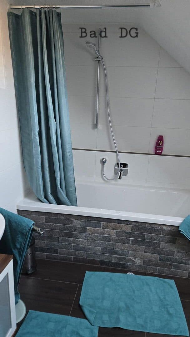 Prodej domu 124 m², pozemek 212 m², Ansbach, Bavorsko Prodej domu 124 m², pozemek 212 m², Ansbach, Bavorsko