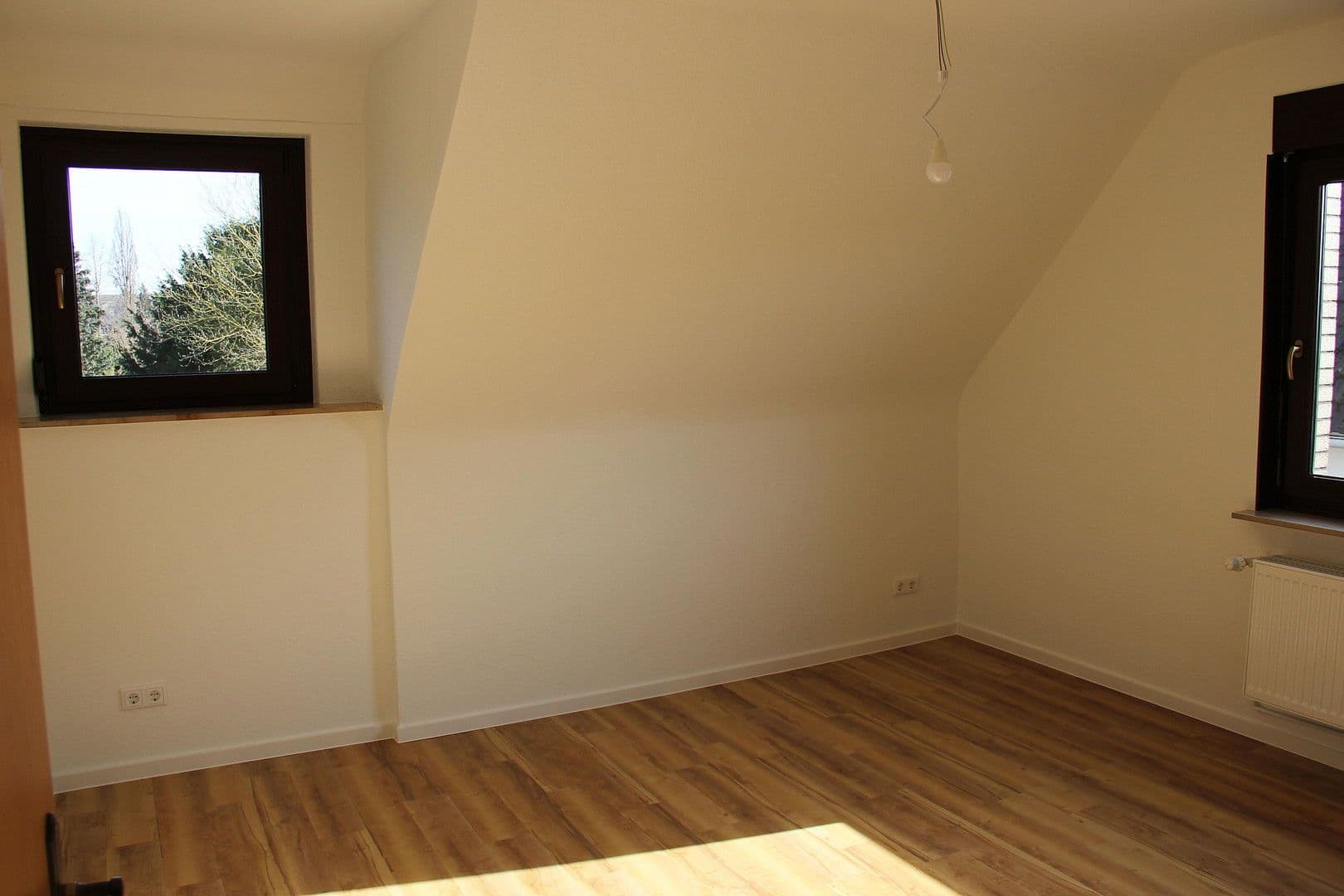 Pronájem domu 145 m², pozemek 1.000 m², Hannover, Dolní Sasko Pronájem domu 145 m², pozemek 1.000 m², Hannover, Dolní Sasko