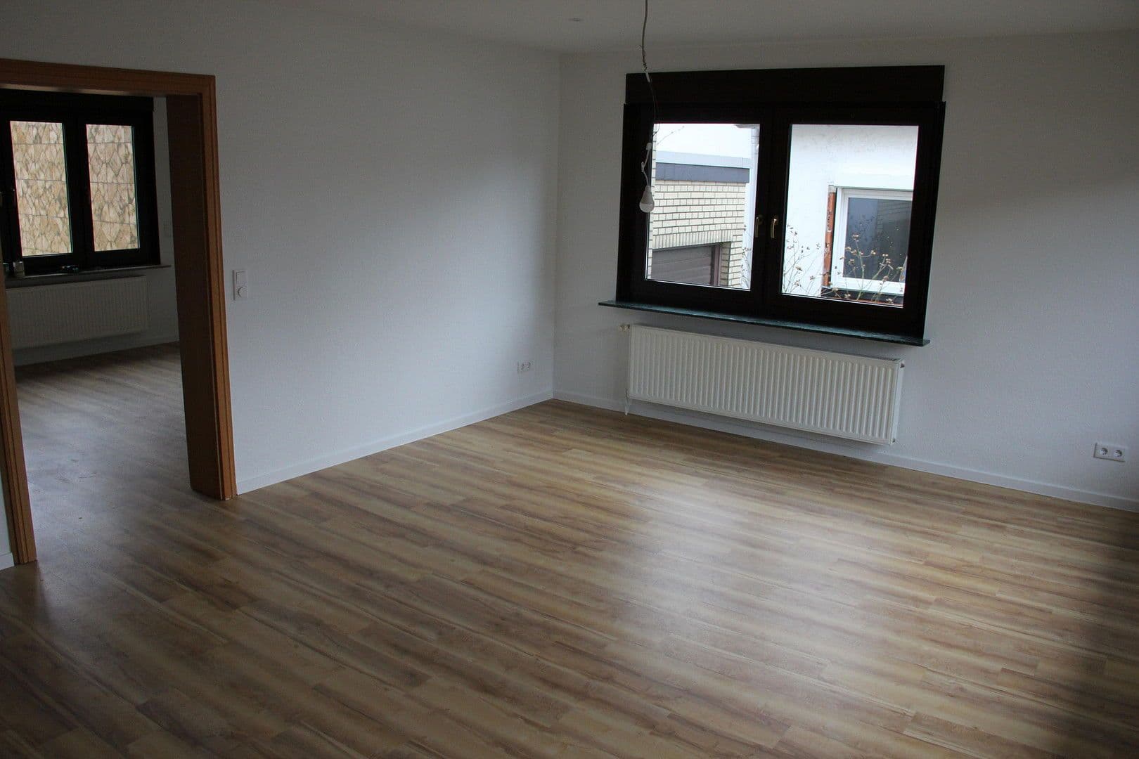 Pronájem domu 145 m², pozemek 1.000 m², Hannover, Dolní Sasko Pronájem domu 145 m², pozemek 1.000 m², Hannover, Dolní Sasko