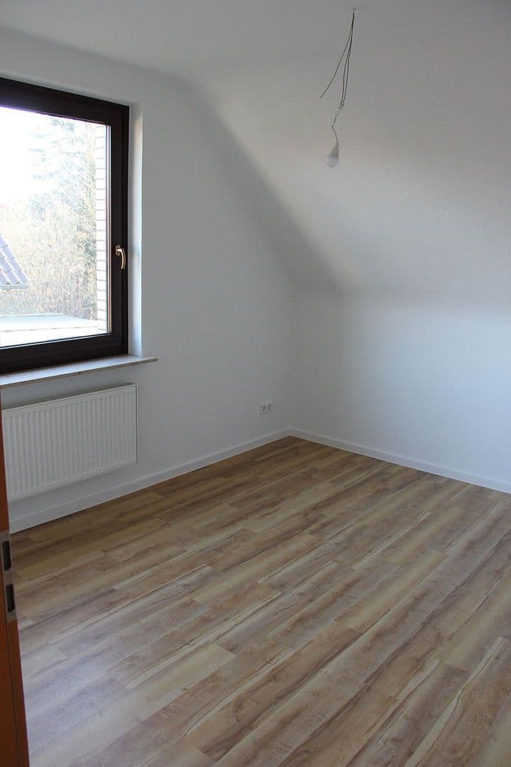 Pronájem domu 145 m², pozemek 1.000 m², Hannover, Dolní Sasko Pronájem domu 145 m², pozemek 1.000 m², Hannover, Dolní Sasko