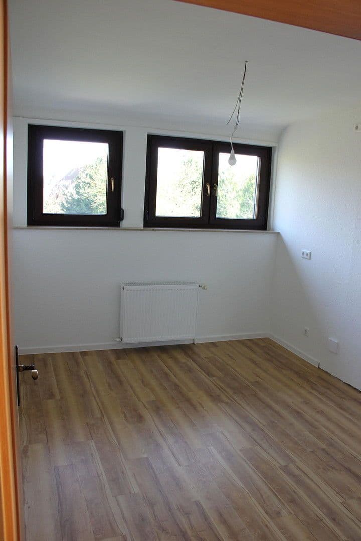 Pronájem domu 145 m², pozemek 1.000 m², Hannover, Dolní Sasko Pronájem domu 145 m², pozemek 1.000 m², Hannover, Dolní Sasko