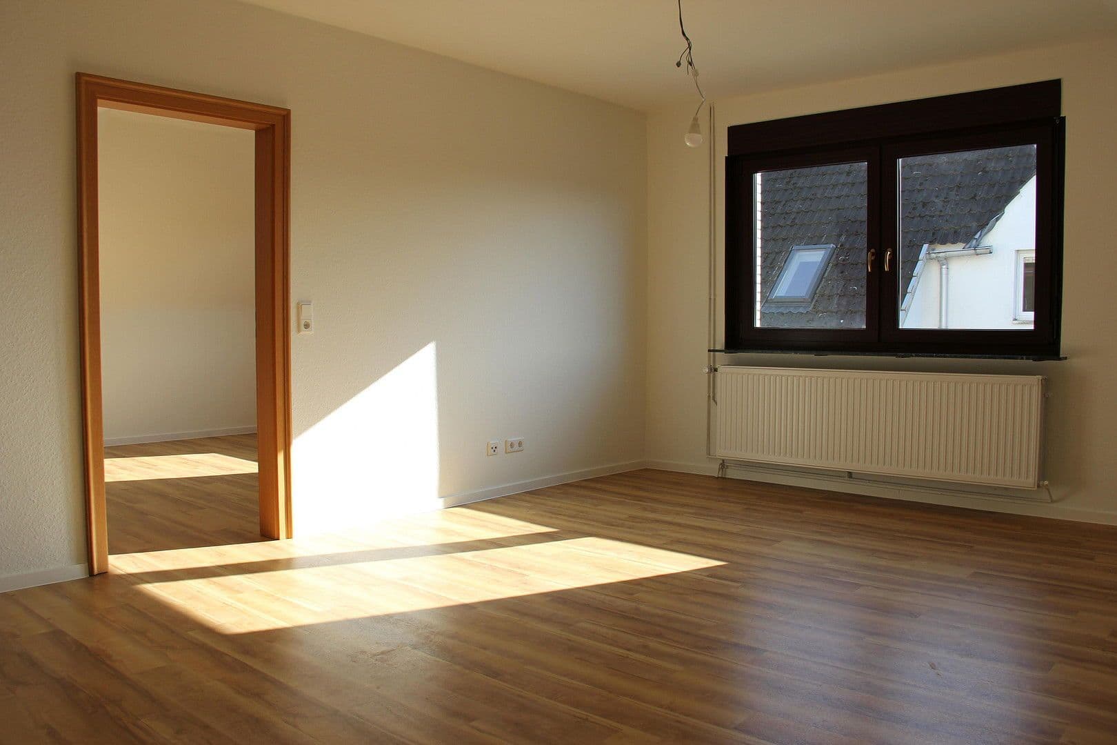 Pronájem domu 145 m², pozemek 1.000 m², Hannover, Dolní Sasko Pronájem domu 145 m², pozemek 1.000 m², Hannover, Dolní Sasko