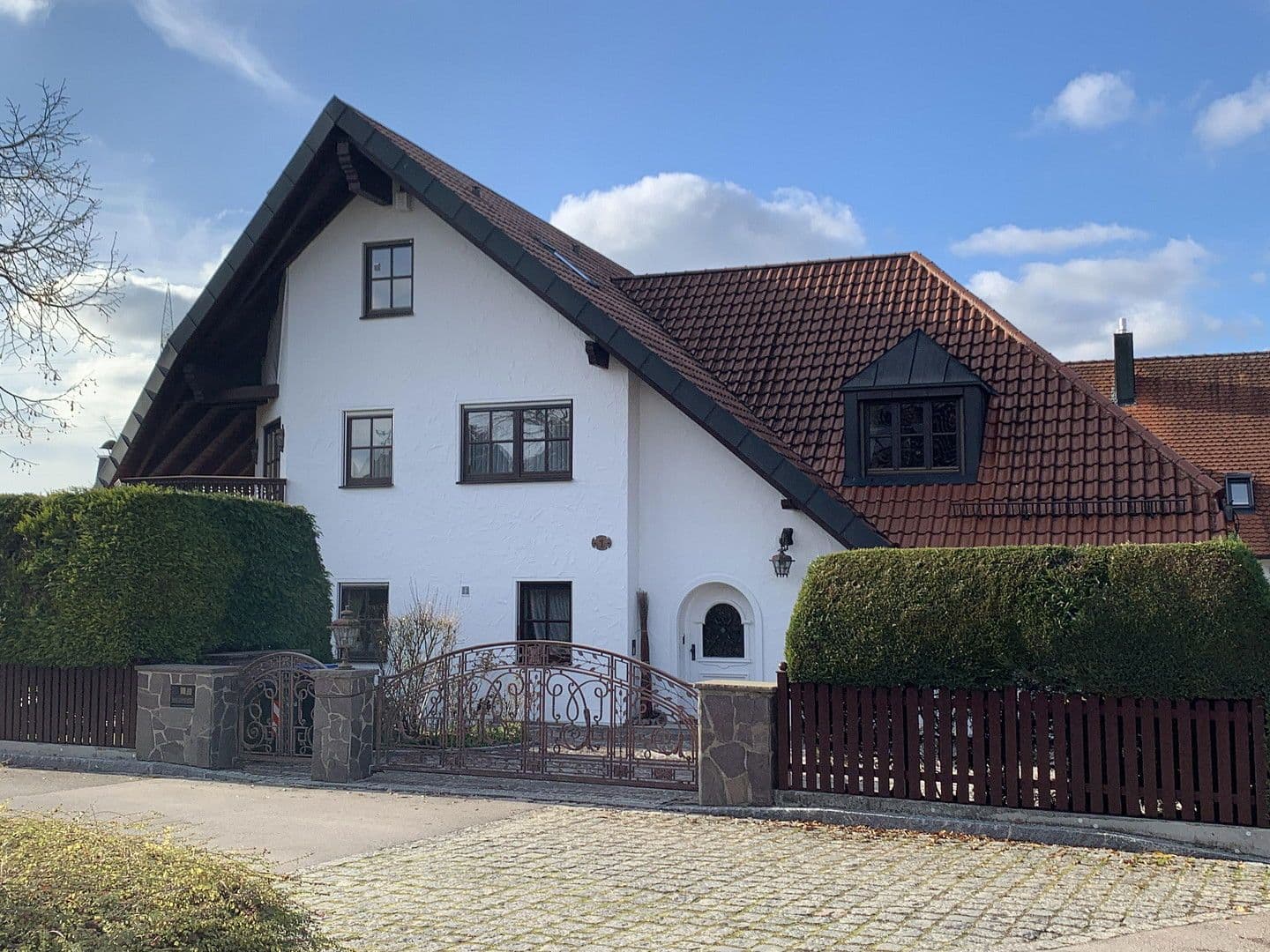 Prodej domu 278 m², pozemek 679 m², Neusäß, Bavorsko Prodej domu 278 m², pozemek 679 m², Neusäß, Bavorsko