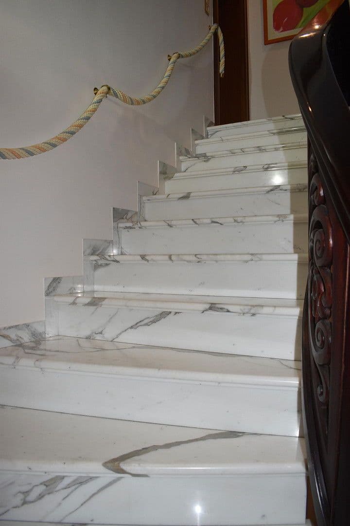 Prodej domu 278 m², pozemek 679 m², Neusäß, Bavorsko Prodej domu 278 m², pozemek 679 m², Neusäß, Bavorsko