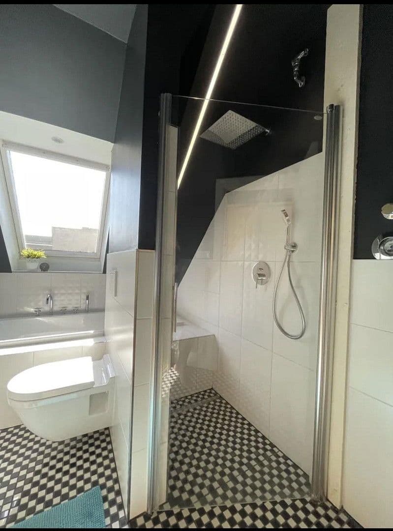 Pronájem bytu 3+1 95 m², Berlin, Berlín Pronájem bytu 3+1 95 m², Berlin, Berlín